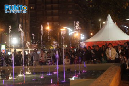 Nueva Fuente frente a la catedral | 
