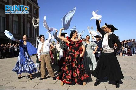 Celebraron el Día de la Tradición en la rambla | 