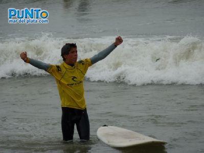Surfiel Gil ganador del Kikiwai Longboard Classic | 