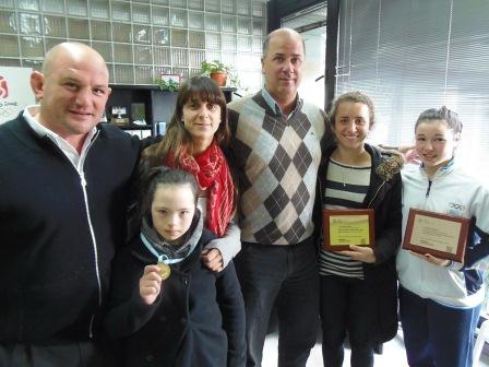 Reconocen a a Sasha Nievas y Victoria Cabut | 