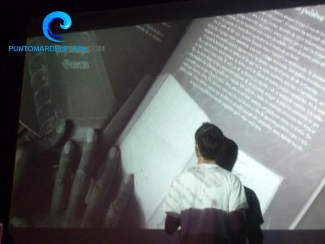 Los unicornios comen besos | 