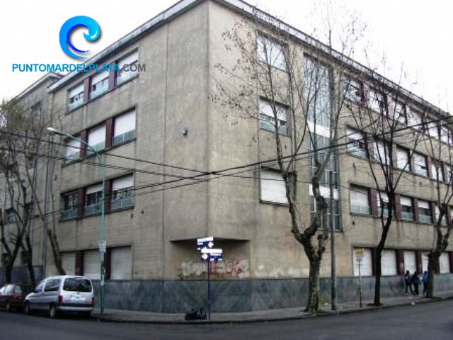 Ceden a la Municipalidad una máquina para construir bloques ecológicos | 