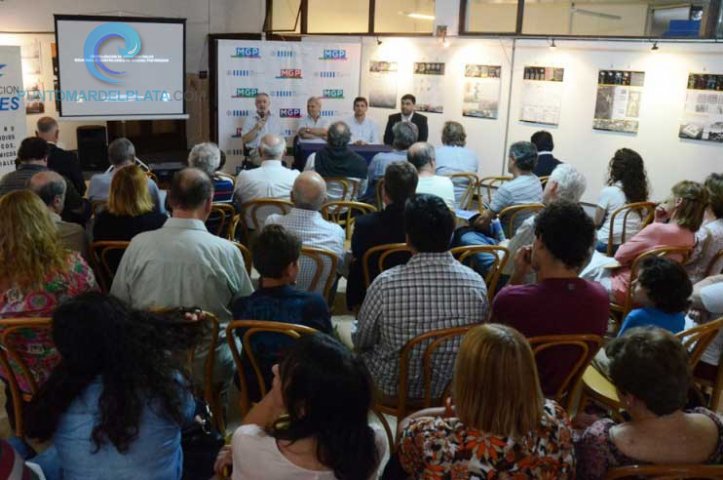 Muestra de la Facultad de Arquitectura, Urbanismo y Diseño | 