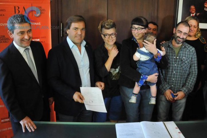 Primer bebé con filiación triple | 