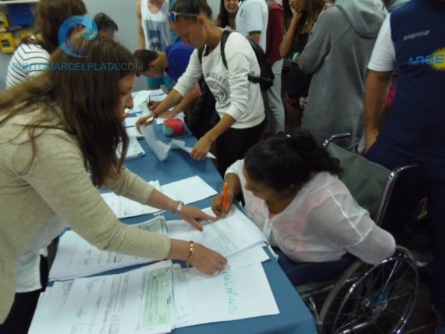 Deportes | Entrega de becas a 190 deportistas marplatenses