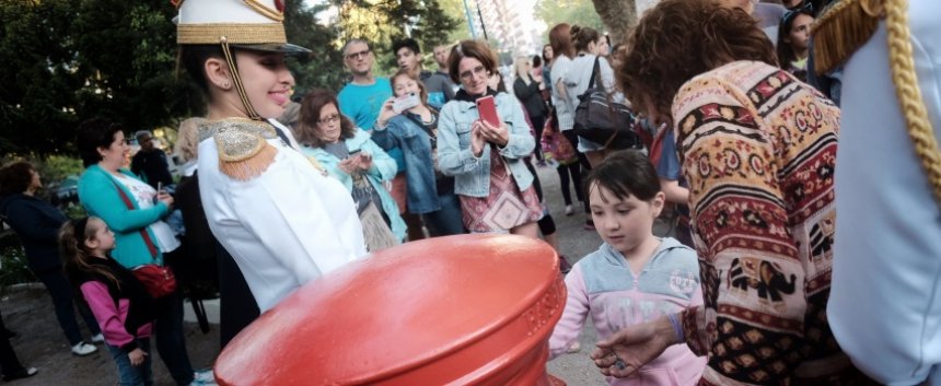Se encendió el Árbol de Navidad de la Plaza San Martín | 