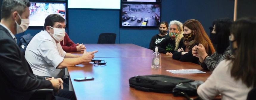 Montenegro con comerciantes minoristas e integrantes de la UCIP | 