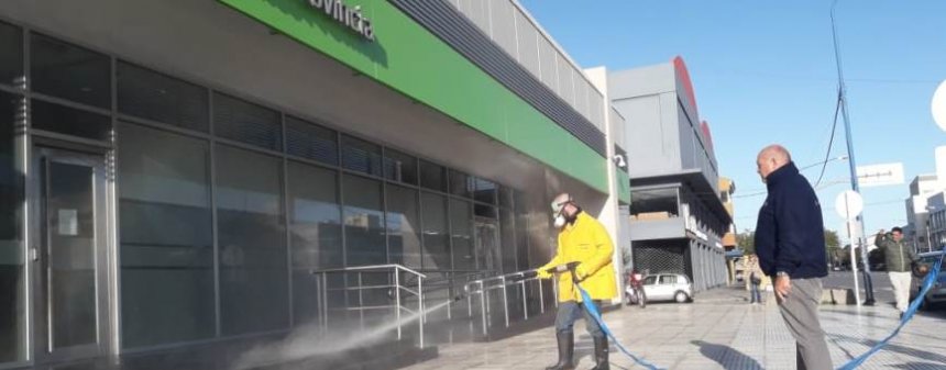 Piden respetar las medidas de prevención por la reapertura de bancos | 