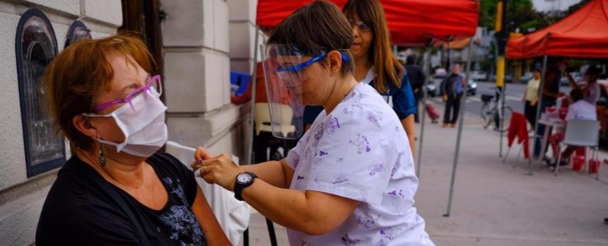 Vacunación antigripal para adultos mayores | 